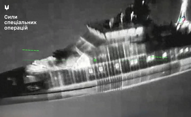 打破平衡！俄乌冲突烧进里海，俄“猎人”舰与百亿气田双双遇袭！