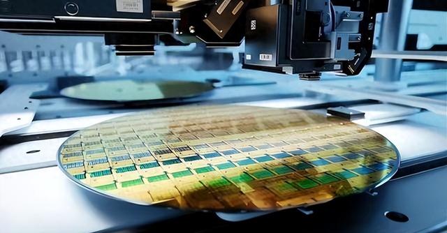 日本断供23种芯片设备，国产芯片或退至90nm，国产替代能否接力？