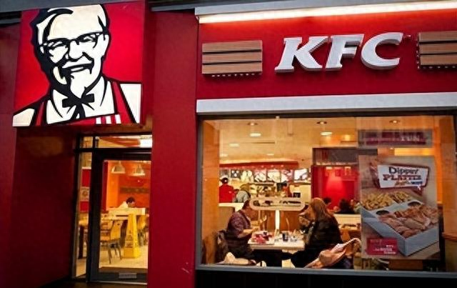 要么汉化、要么破产，西方餐入侵中国40年，为啥会从高傲变成讨好