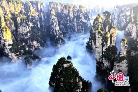 张家界武陵源：避开人潮 登高赏景两相宜