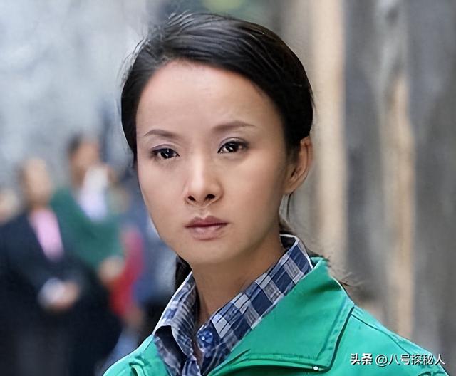 吃里扒外！13年前定居美国，回国捞金遭“驱逐”的她，52岁成笑话