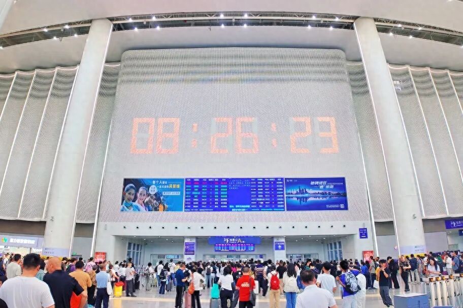 “空中”换乘!这个镇的高铁站酷似宇宙飞船