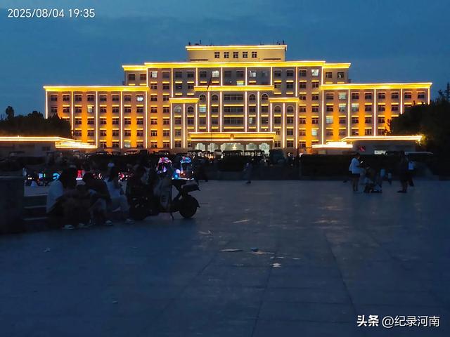 柘城县委书记邢玉富同志网友关于柘城榕湖音乐喷泉开放的呼吁