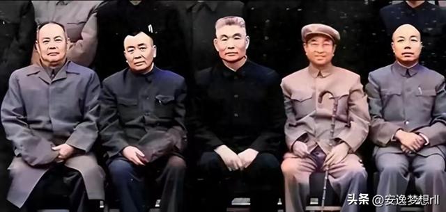 1960年北京叶剑英	，谭政，肖劲光，陈赓	，肖华，在一起，合影留念