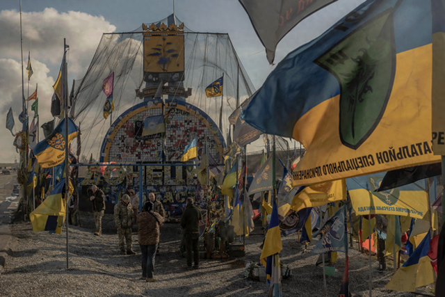 2025年战争中的乌克兰：照片中的一年