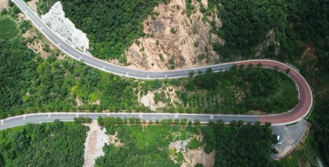 这条鲜为人知的安徽公路,全程65公里,沿途秋景太惊艳了