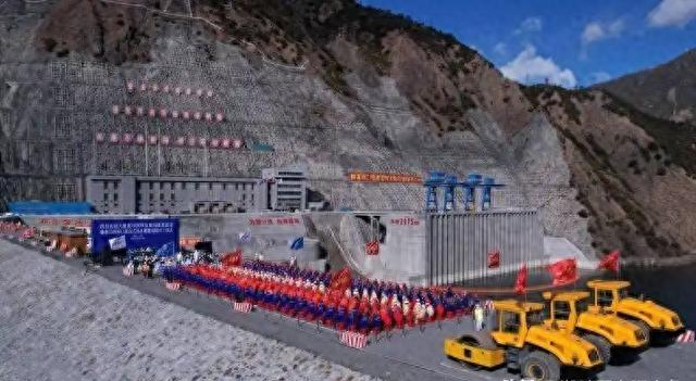 雅鲁藏布江水电站开工：中国建全球最大工程，印巴两国反应不一样