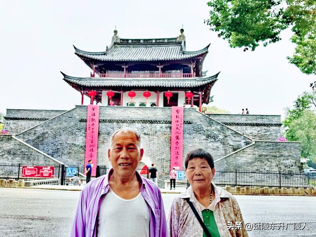 国庆假期中，陪父母登仪征鼓楼