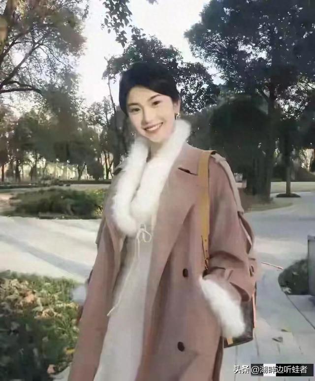 河南郑州一校花 169cm身高 身材拥有黄金比例 散发迷人身材魅力