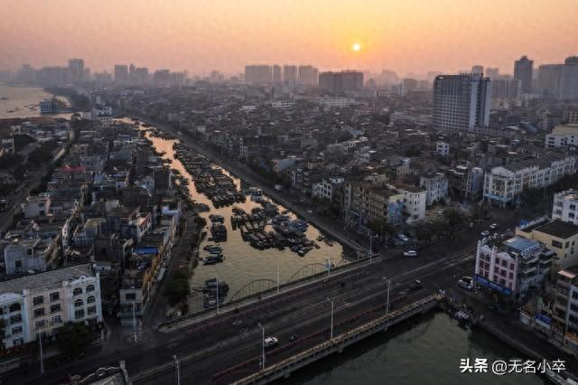广西北海和海南三亚都去旅居过，实话实说，这两个地方差别挺大的