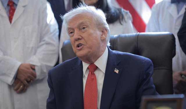 特朗普谈乌克兰冲突和平谈判：希望基辅“动作快点”