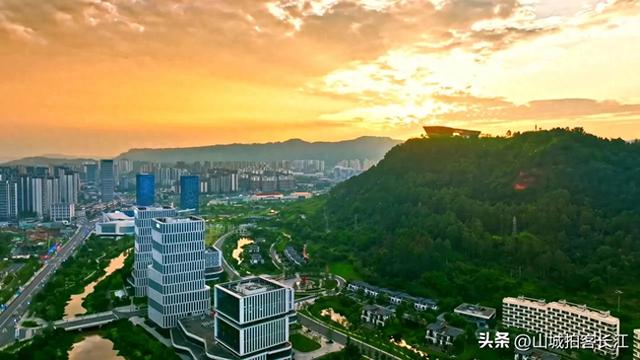 四川南部的宝藏城市，手握多张金字招牌，未来要当省内第二城？