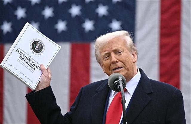 特朗普宣布美国赢了！全球关税正式落地，中国关税居然位于最低档
