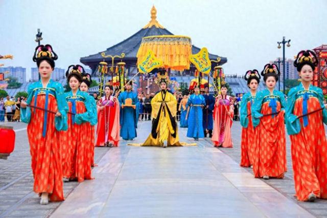 “双节”同庆 共赴神都洛阳秋
