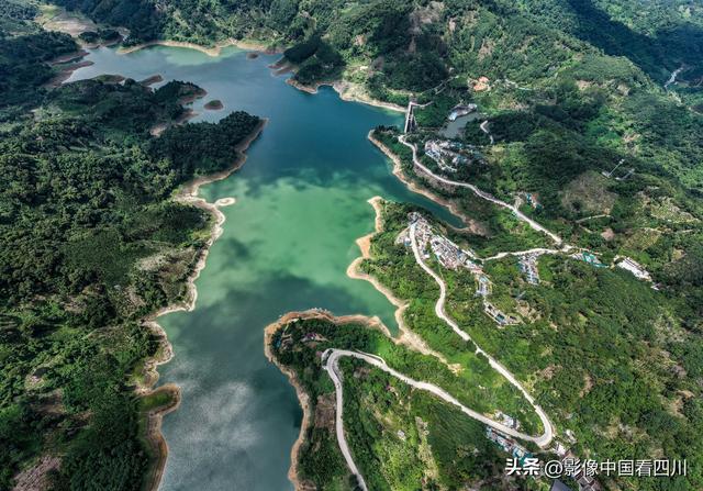 海南五指山：夏日五指山水库