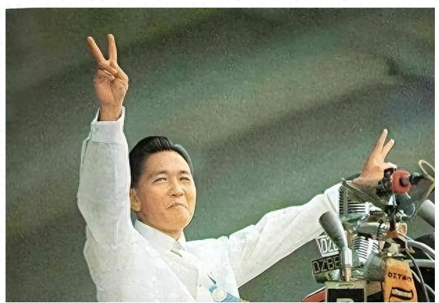 巨贪：家中“数吨	”黄金	，有29架私人飞机，拖垮国家经济