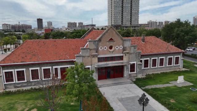 渭南火车站旧址博物馆“双节”假期人气火热 成市民游客打卡新地标