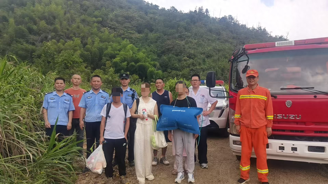 游客登山突发不适被困半山腰 大冶警方联动多方紧急救援