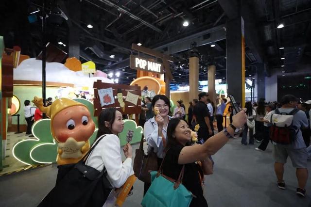 服贸会这么做？是一场融合科技、文化、美食与夜经济的全民嘉年华