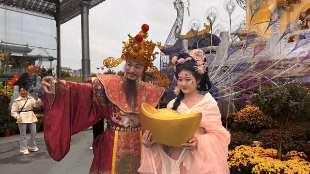 探访河南景区NPC ：这碗“青春饭”滋味如何