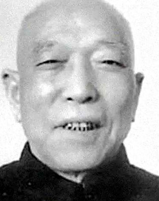 他两度担任河北省委书记，58岁被停职，1976年拒绝一切外部援助