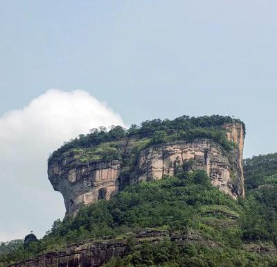 武夷山大王峰与玉女峰的千古绝恋