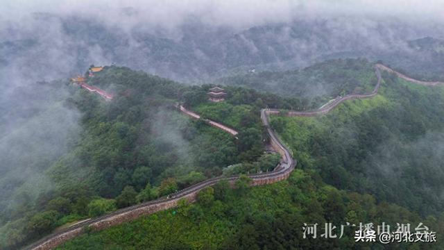 承德：云雾缭绕 晨景如画