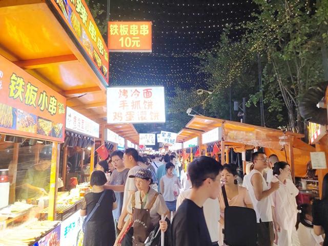福州多彩“夜”态人气高