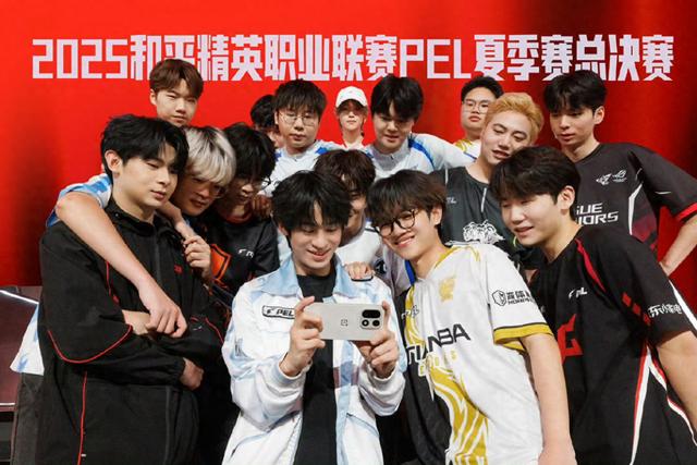 一加15真机曝光，设计风格延续一加13T