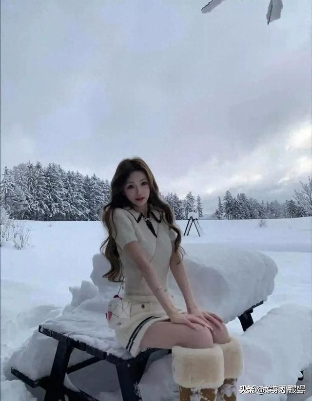 懒懒又去日本陪男友王思聪了,穿成这样,可真抗冻呀