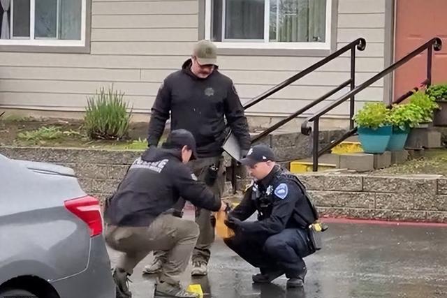 美国11岁女孩在车内遭枪击中头部，父亲：我感觉自己的心被撕碎了