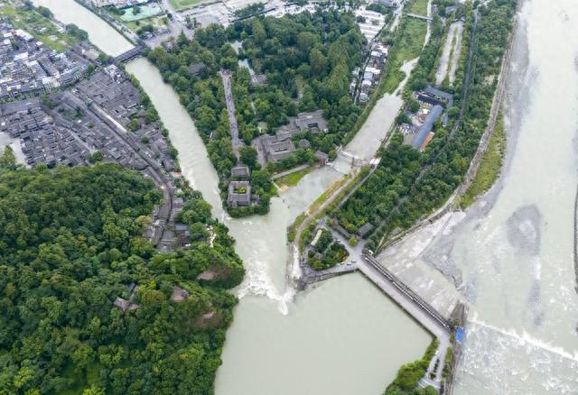 为何解决世界问题的答案，在水流千年的都江堰