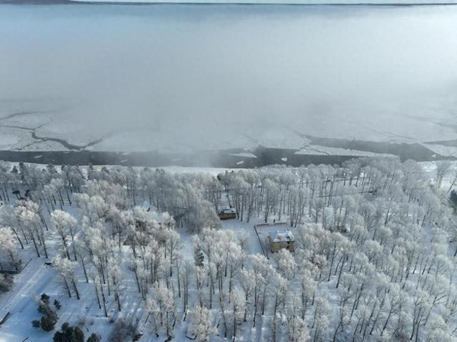 黑龙江呼玛：雾凇美景醉游人