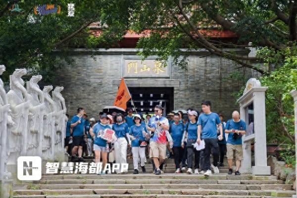 300名徒步爱好者齐聚泉州古城，沉浸式体验世遗传奇