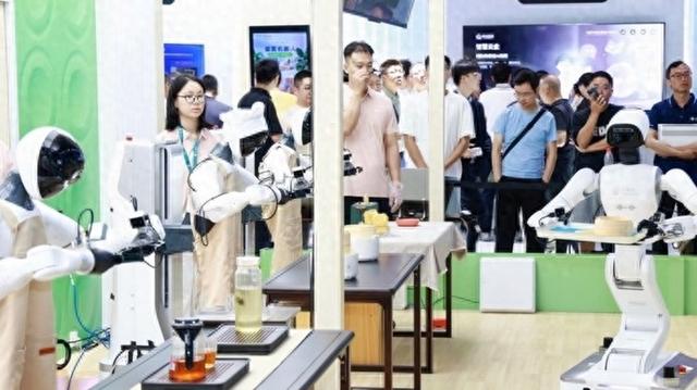 灵犀智能体、超级数智员工……中国移动全球合作伙伴大会变AI嘉年华