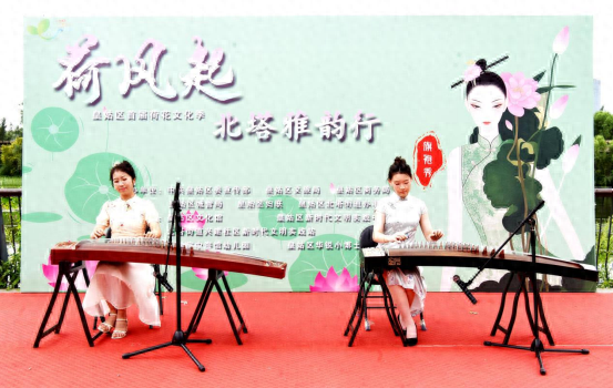 皇姑区荷花文化季“荷风起 北塔雅韵行”旗袍秀绘就文化传承新画卷