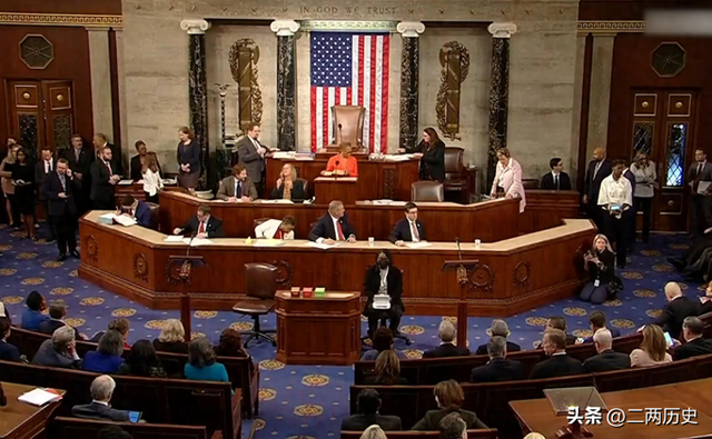 213：211，特朗普2票之差拿到开火权，中方：支持委内瑞拉是传统