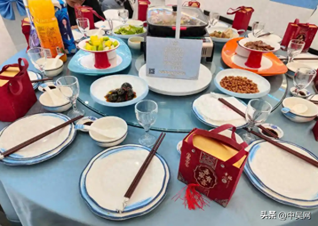 北京男子到辽宁吃席喝茅台，随礼3万，没想到随出去阜新一套楼房