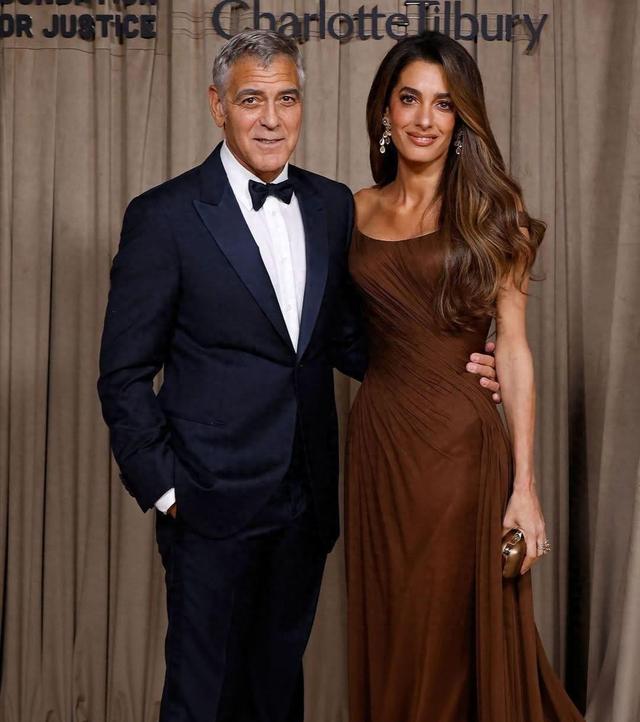 名流巨星全版攻略.（巨星草根同台名流挤爆馆挺平权）