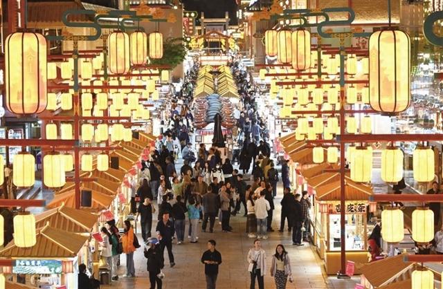 敦煌市再次迎来旅游热