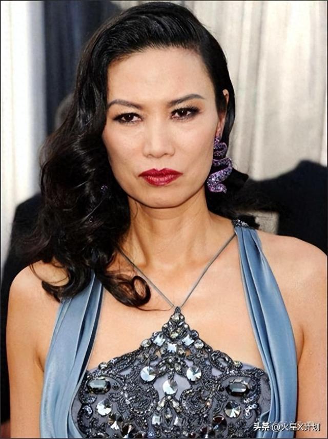 睡完首富睡总统！从厂妹到顶级名媛	，捞金268亿的她，凭啥？