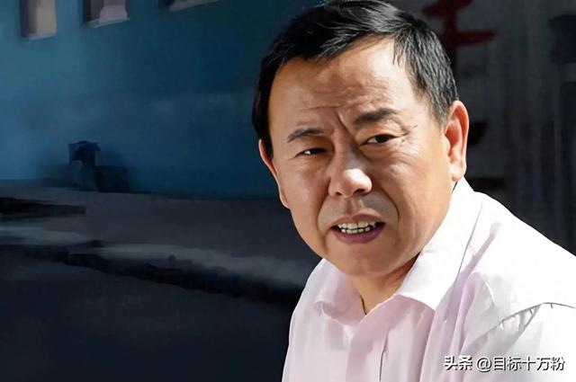 豪门阔太倒追68岁潘长江,不卖酒的潘叔,又在新赛道上领先太多