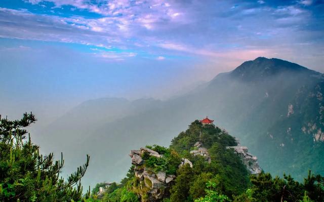 庐山的风景真是绝了，简直就是人间仙境，让人流连忘返