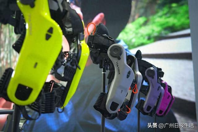 消费级外骨骼登场，推动人机共融走进大众生活｜2025世界机器人大会