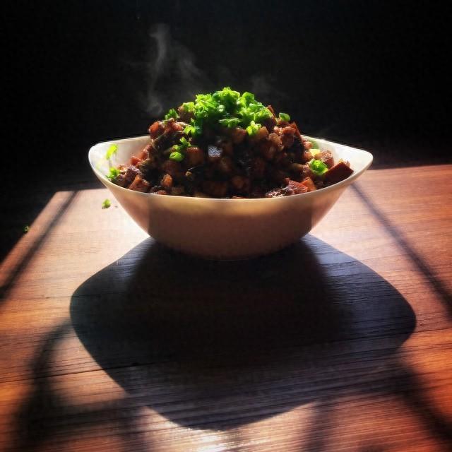 儿时的味道！老北京炸酱面的极致下饭体验