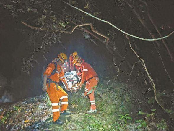跟着运动软件走，6名大学生登山迷路