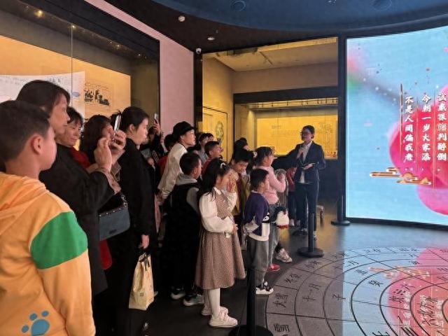 让春秋假持续发挥价值，还需如何协同发力？｜首个“春秋假”观察