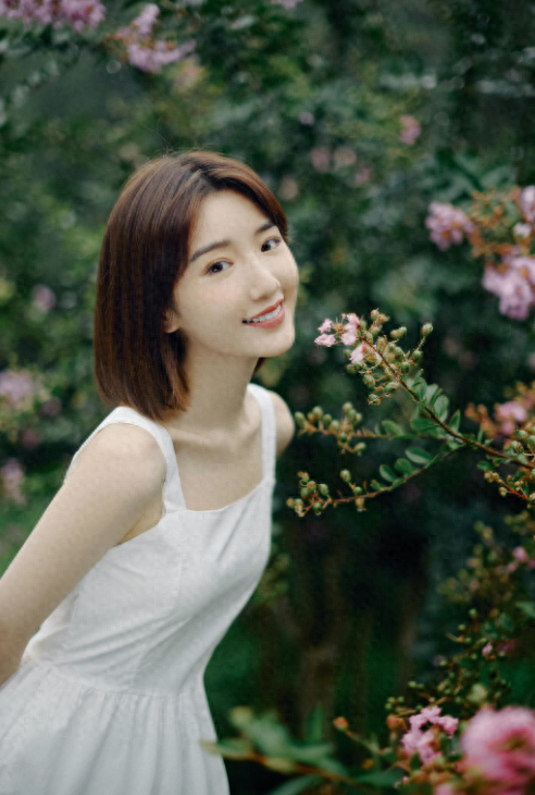 与陈晓闪婚领证传闻真相大白1个多月，毛晓彤近况曝出，并不意外