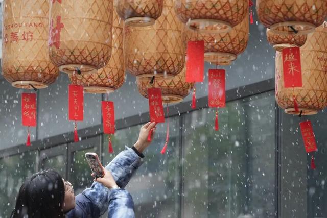 上海全城追雪！朋友圈和校园里彻底沸腾！零下6℃要来了，赏雪打卡还有机会