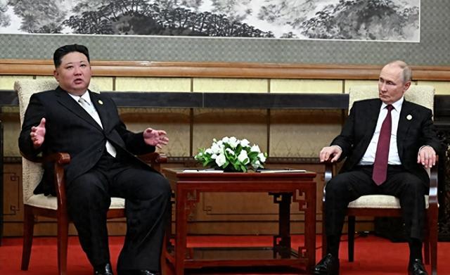 行程结束后同乘一辆车，普京想听到的承诺，金正恩在北京当面给了